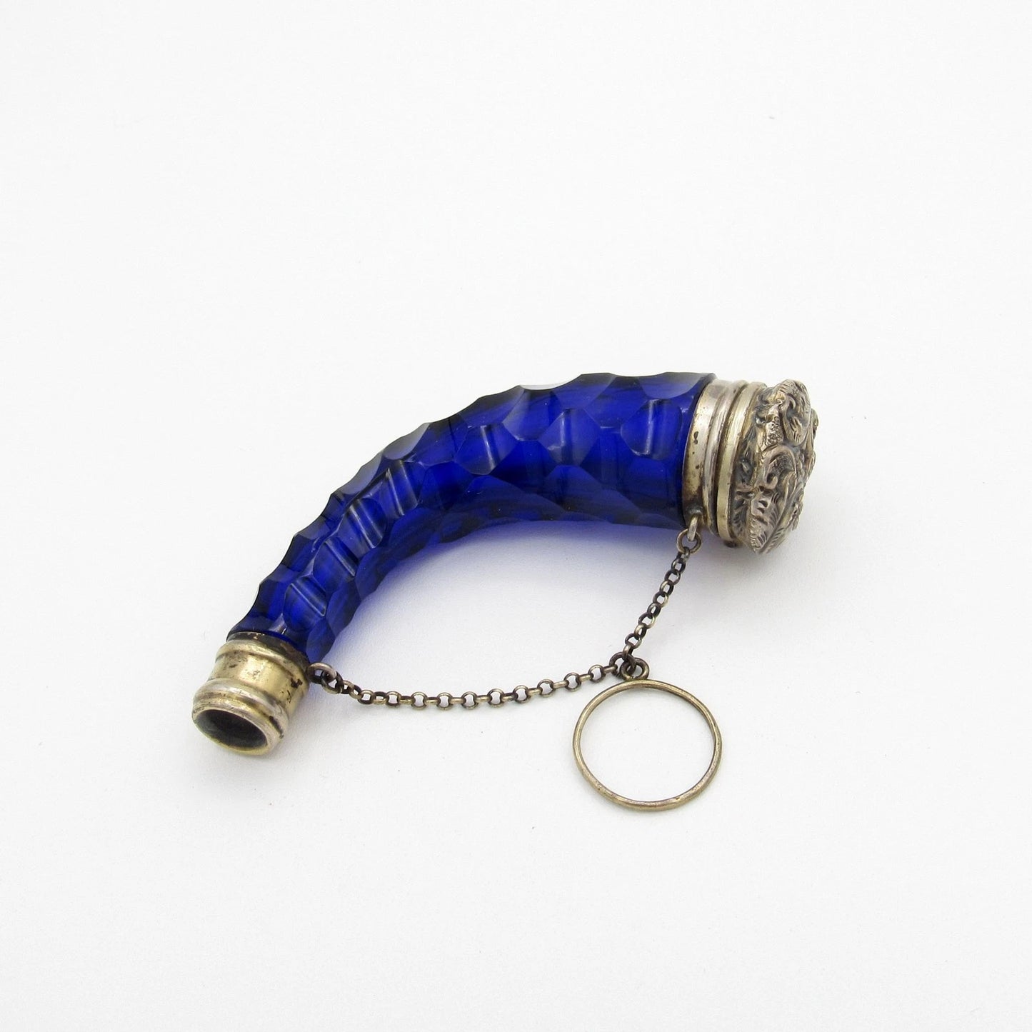 コバルトガラス 留め具付ヴィネグレット〈ホーン型・銀製蓋・指輪チェーン付〉