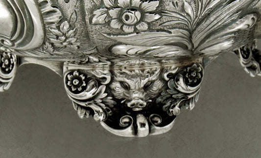 イギリス製 スターリングシルバー ティーポット（1822年） オオカミ意匠のハンドル・脚・縁飾り付き