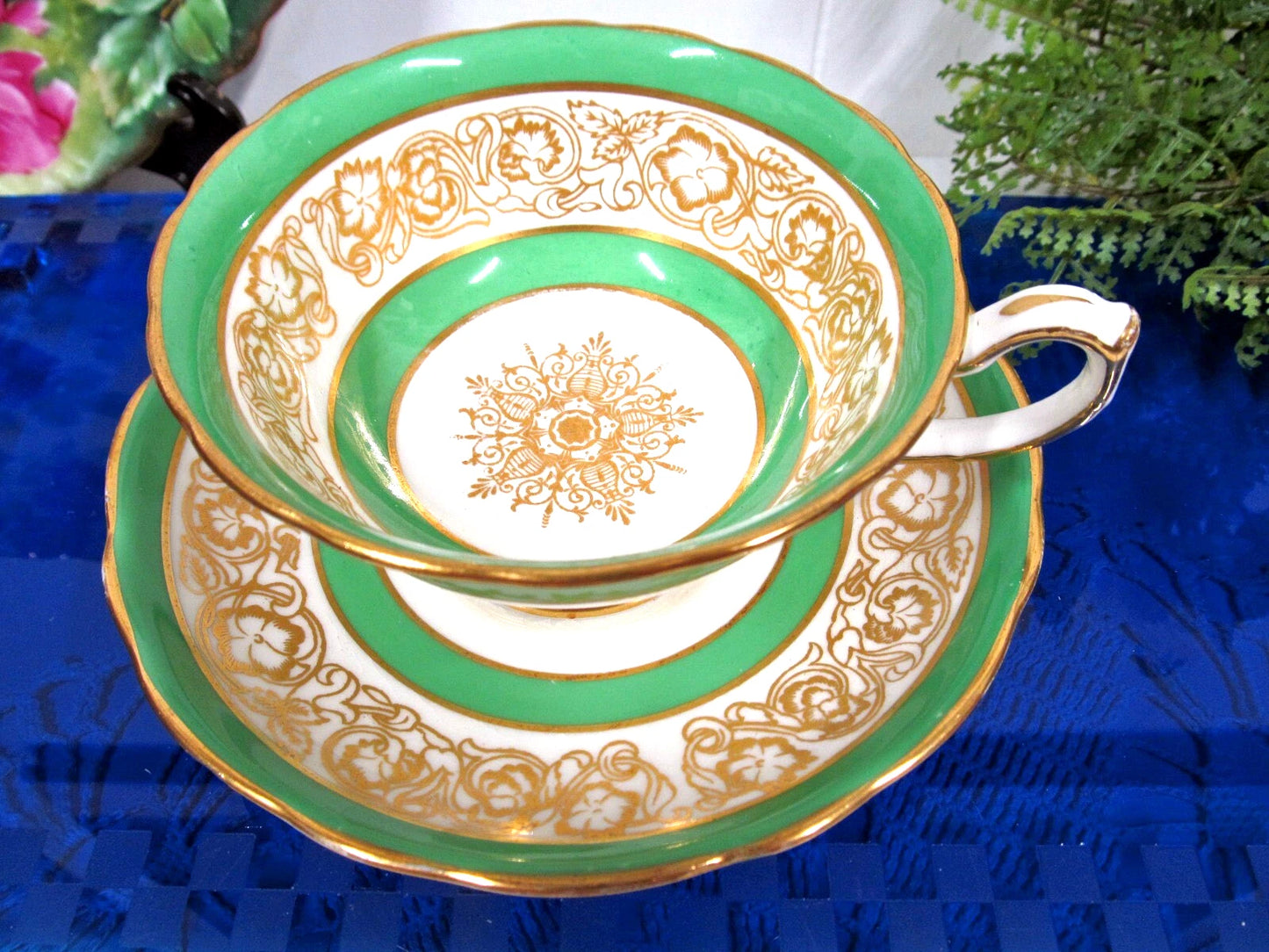英国製 ハマースレイ ライムグリーン＆金彩 ティーカップ＆ソーサー