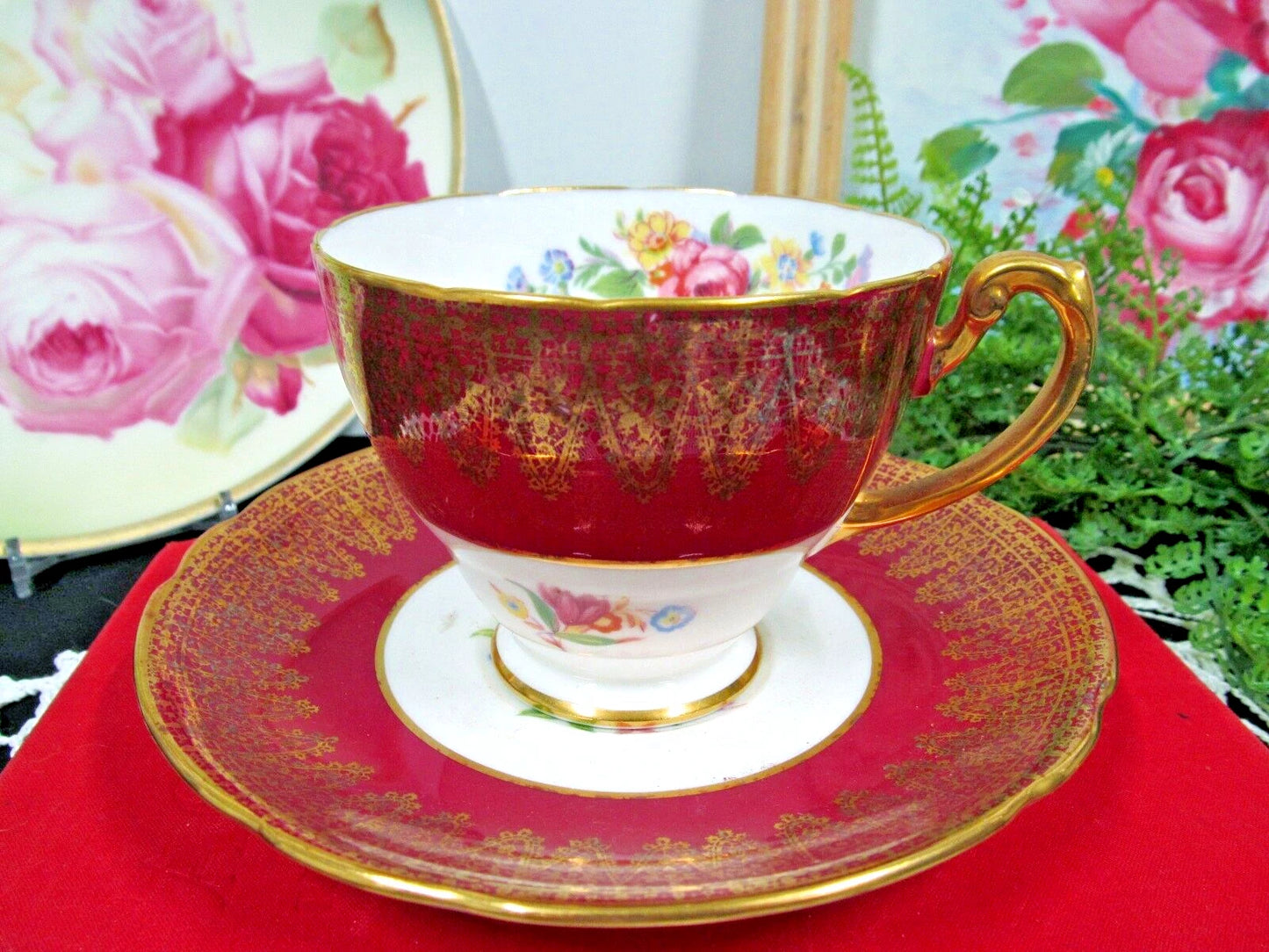 英国製 ハマースレイ 赤い花柄 ピンクローズ ティーカップセット