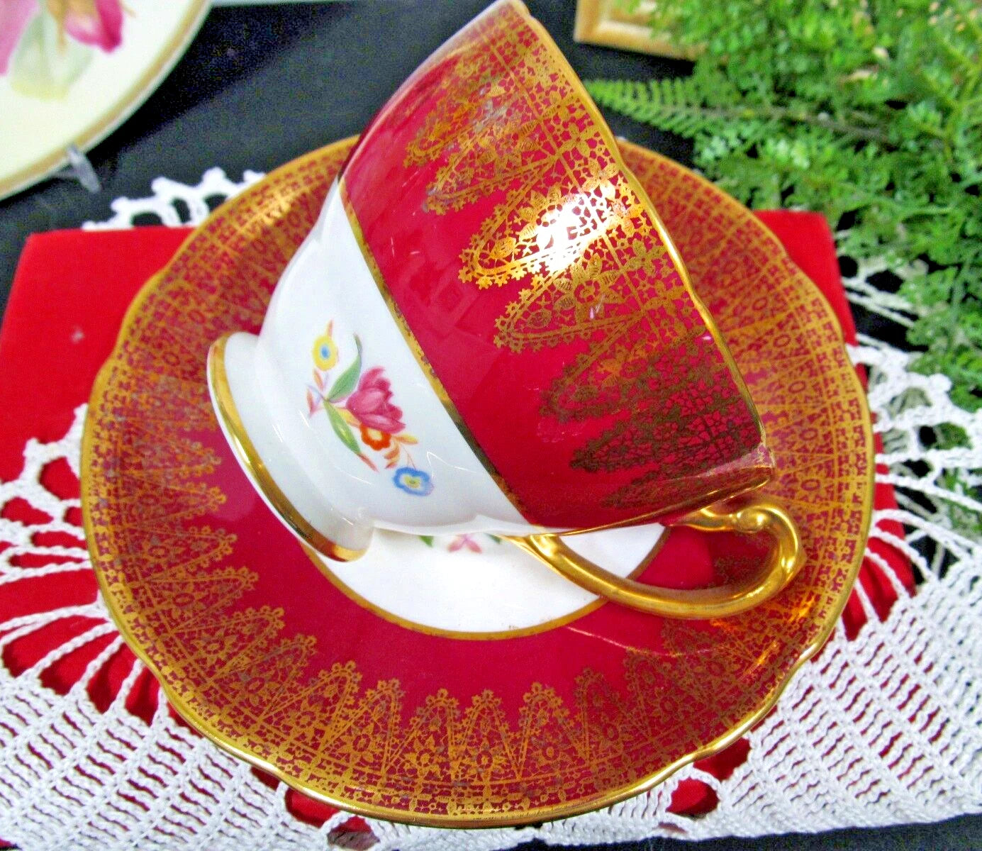 英国製 ハマースレイ 赤い花柄 ピンクローズ ティーカップセット