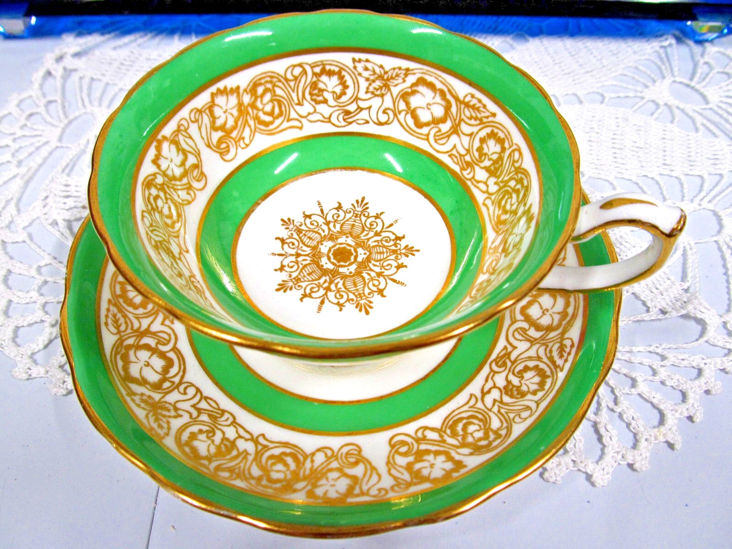 英国製 ハマースレイ ライムグリーン＆金彩 ティーカップ＆ソーサー