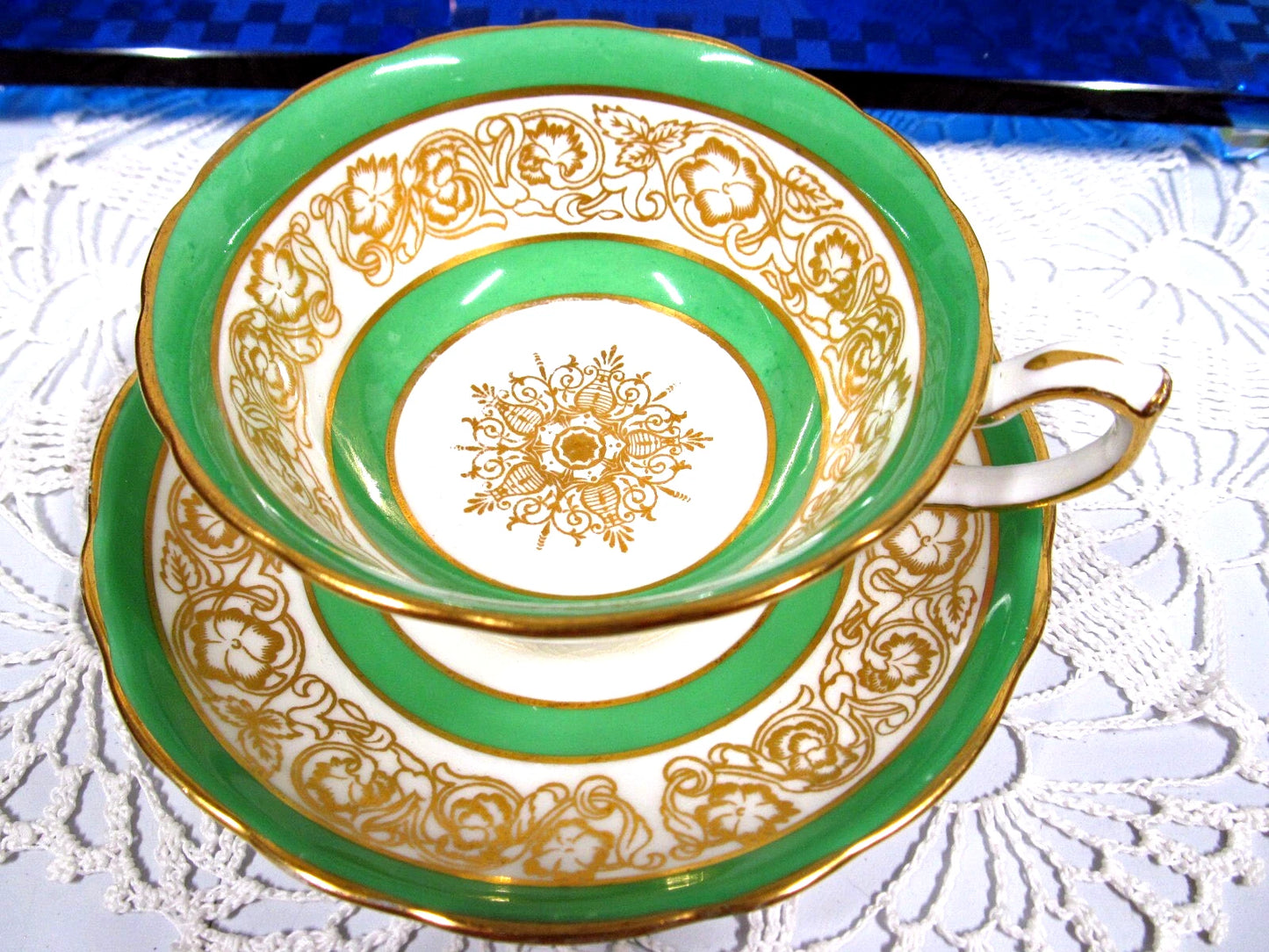 英国製 ハマースレイ ライムグリーン＆金彩 ティーカップ＆ソーサー